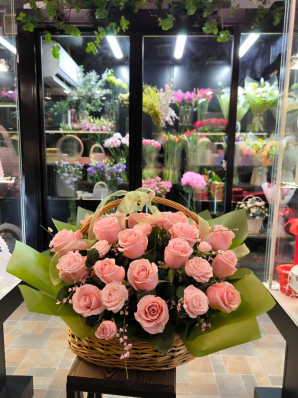 Корзина эквадорских роз Моно.